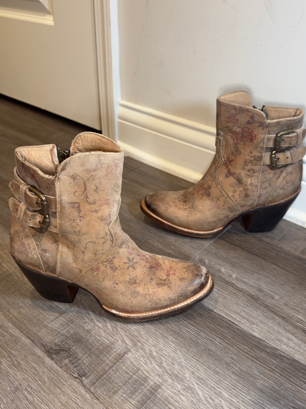 Lucchese Catalina 6” Floral Leather Western Shortie Boots M4953